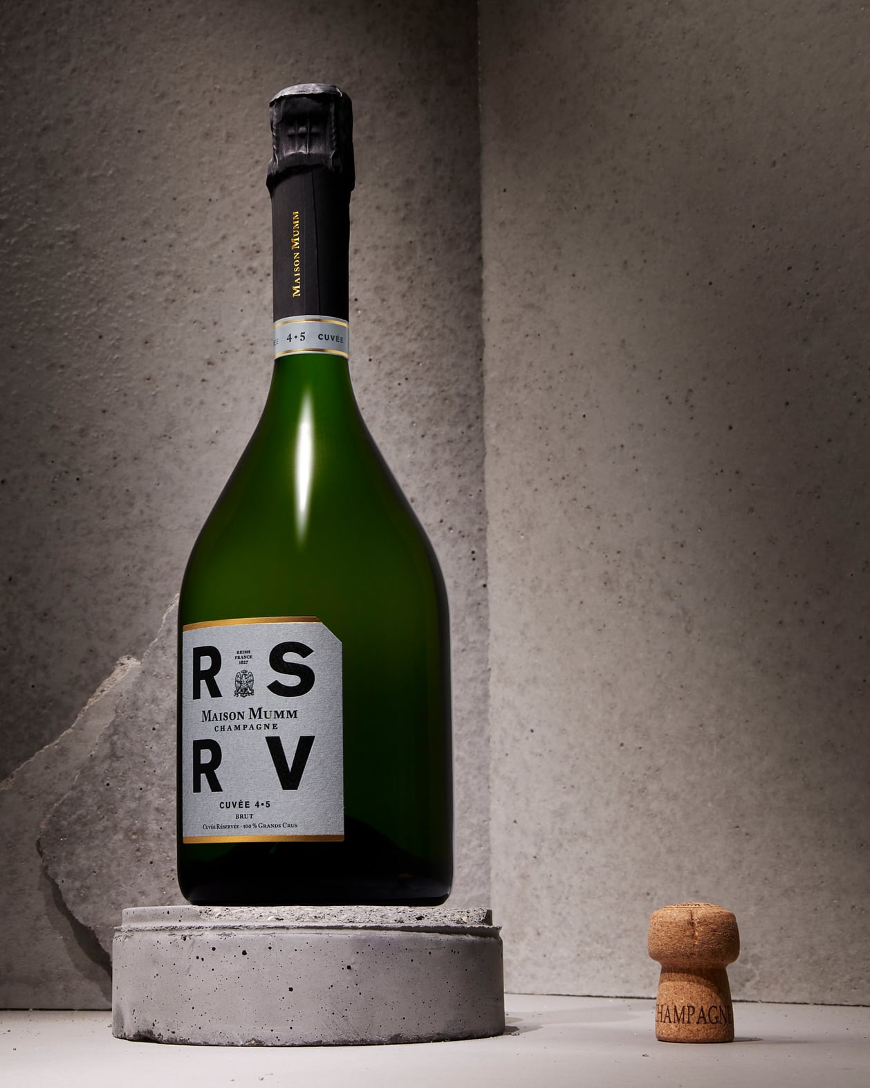 Lifestyle visual 4.5 champagne rsrv image secondaire