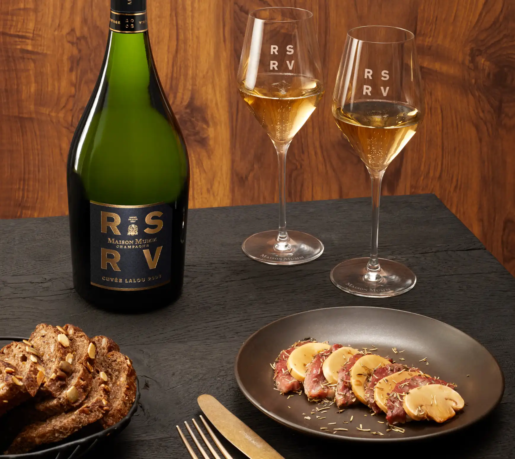 L'accord d'un magret de canard et champignons de Paris marinés avec la cuvée RSRV Lalou 2008.