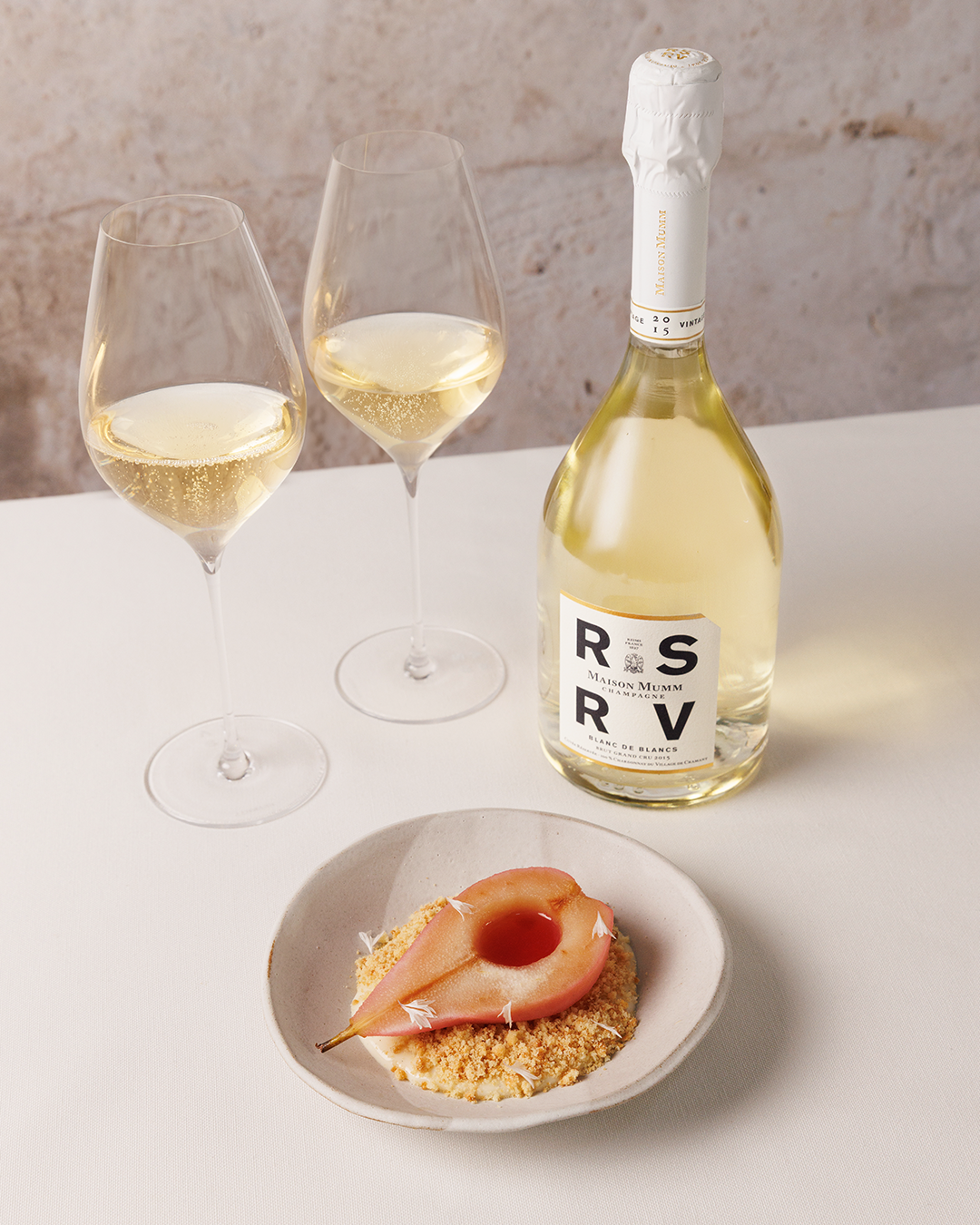 Poire pochée, crème, crumble amande - dessert RSRV accord Blanc de Blancs -